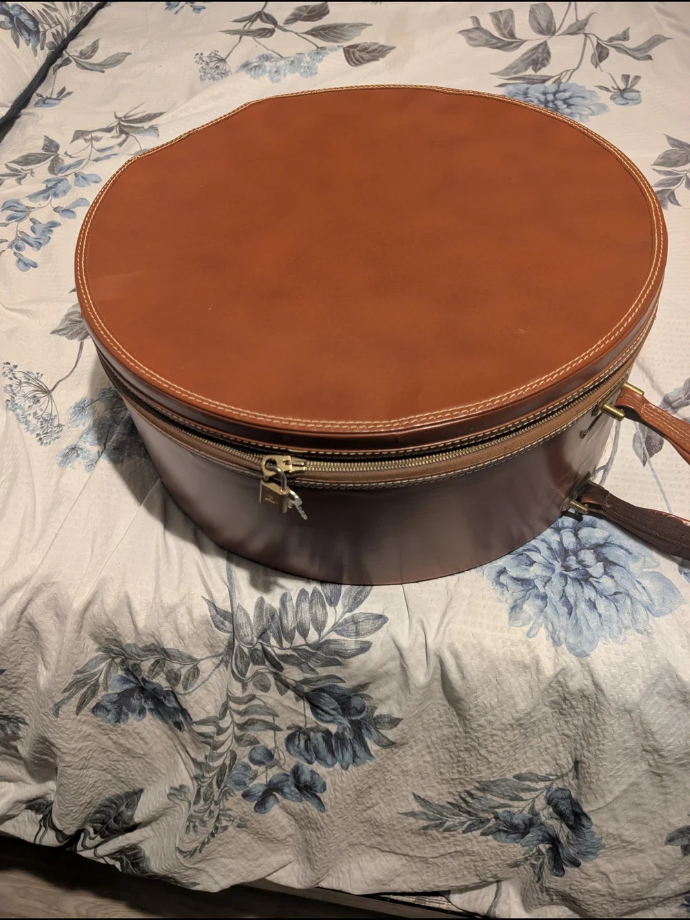 Tan Leather Round Carry Case - Classic Vintage  Travel Bag